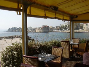 Vue du restaurant la Plage sur l'anse du Lido